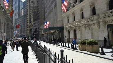 U.S. Stock Market Holds Steady Amid Renewed Trade Tensions and Fiscal Concerns