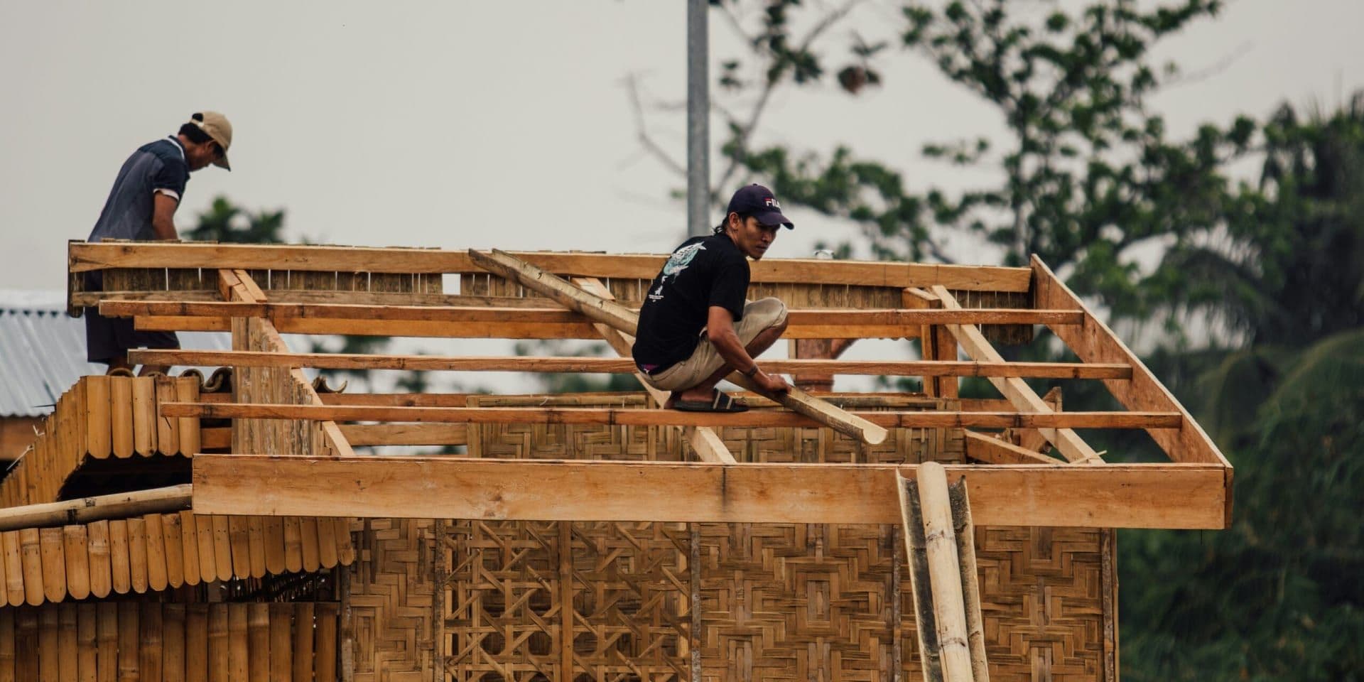 Economic Strain Builds in the U.S. as Households, Industry, and Policy Uncertainty Weigh on Growth