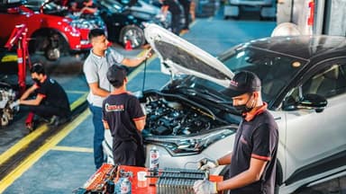 Labor Showdown in Auto Industry Highlights Broader Economic and Energy Challenges