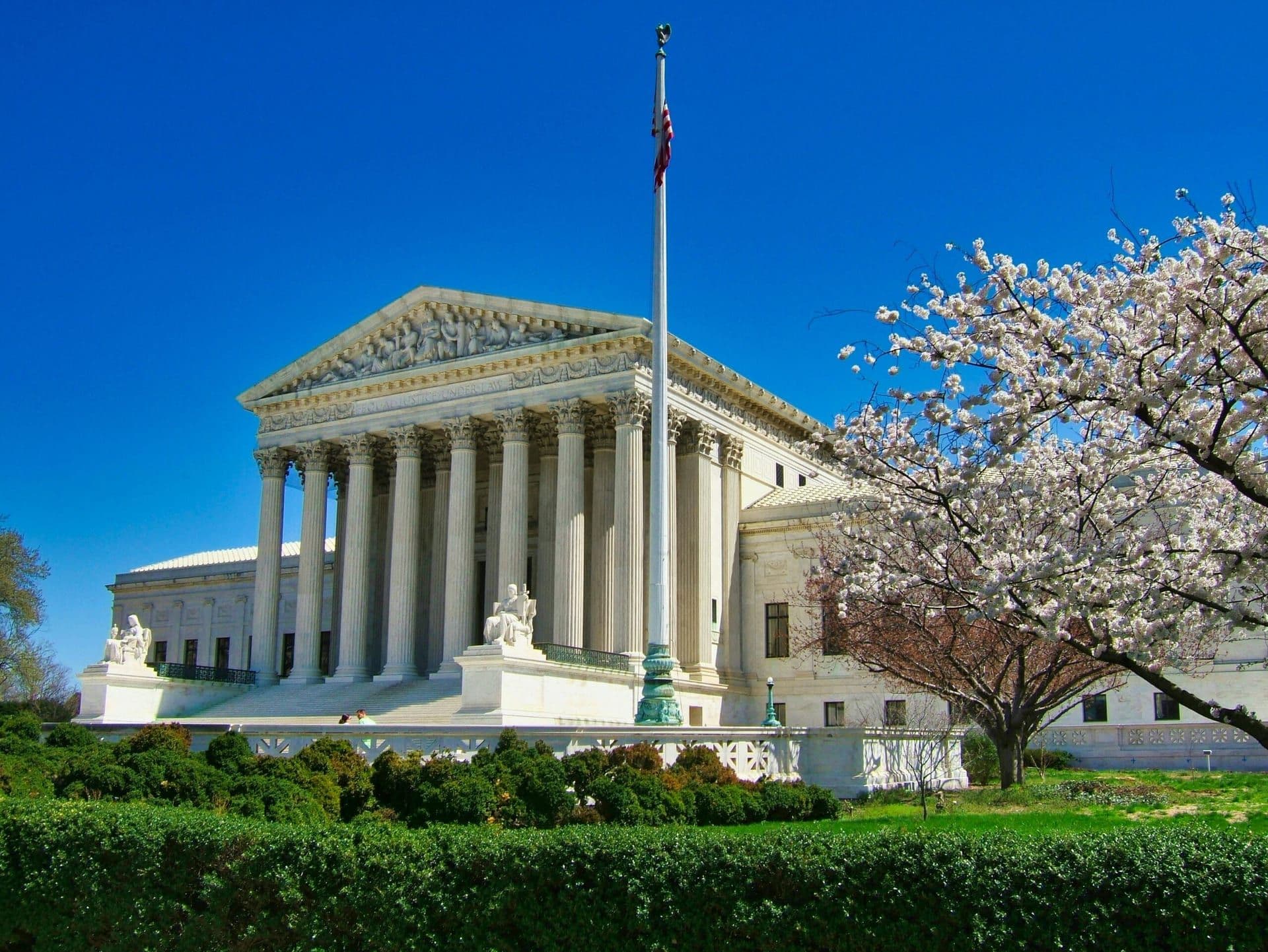 Conservative States Take Aim at ESG Policies in Federal Lawsuit