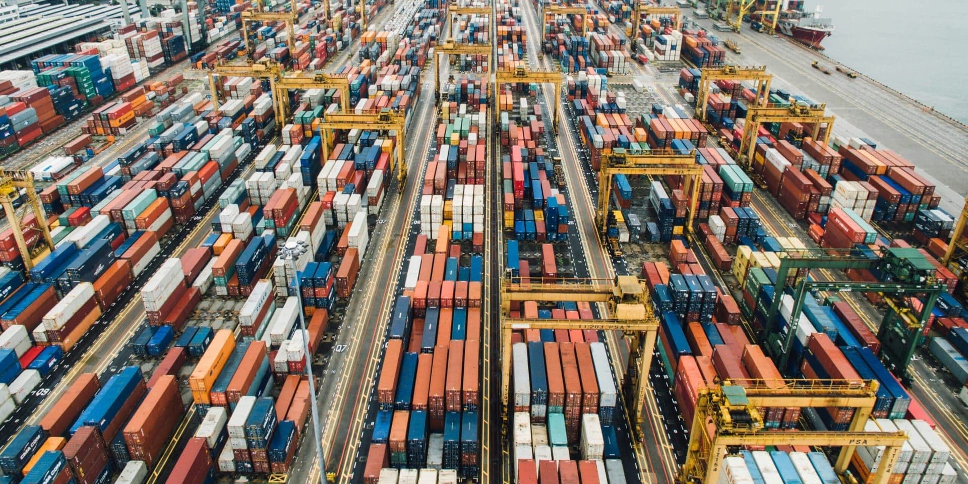 Markets Eye Impact of August Tariff Deadline and Fed Policy Stance