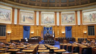 Republican-led Economic Relief Bill Passes in Texas Amid Controversy