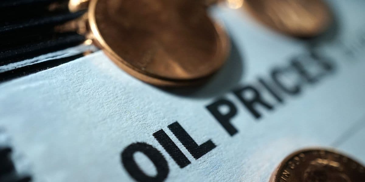 Global Oil Prices Rally on Trade Optimism and Geopolitical Risks