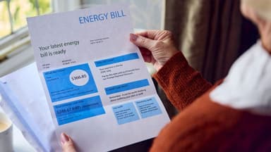 UK Energy Prices Ease Amid Promising Economic Signals and Strategic Investments