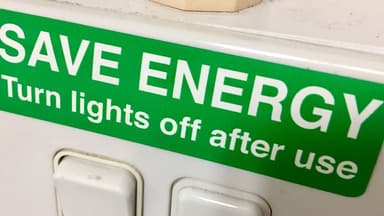 UK’s Green Pivot Accelerates with Renewables Soaring to New Heights