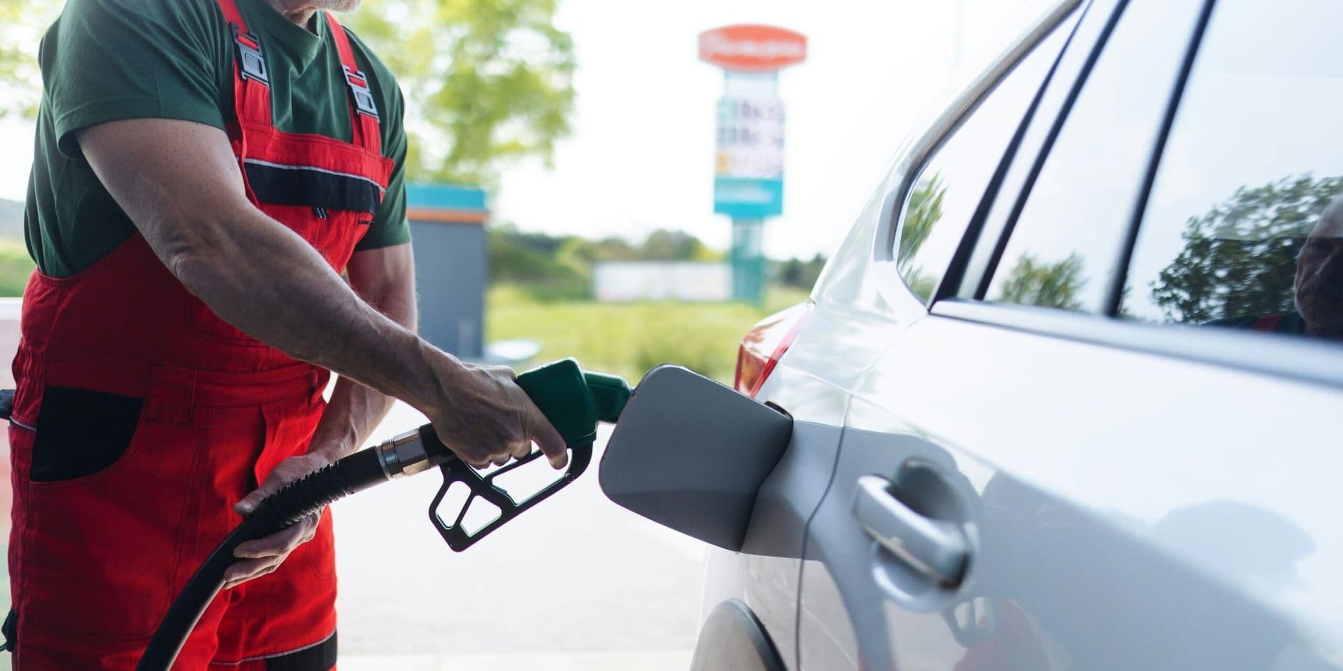 Trump Administration Challenges Biden-Era Fuel Economy Standards, Advocates for Regulatory Rollback