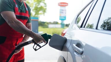 Trump Administration Challenges Biden-Era Fuel Economy Standards, Advocates for Regulatory Rollback