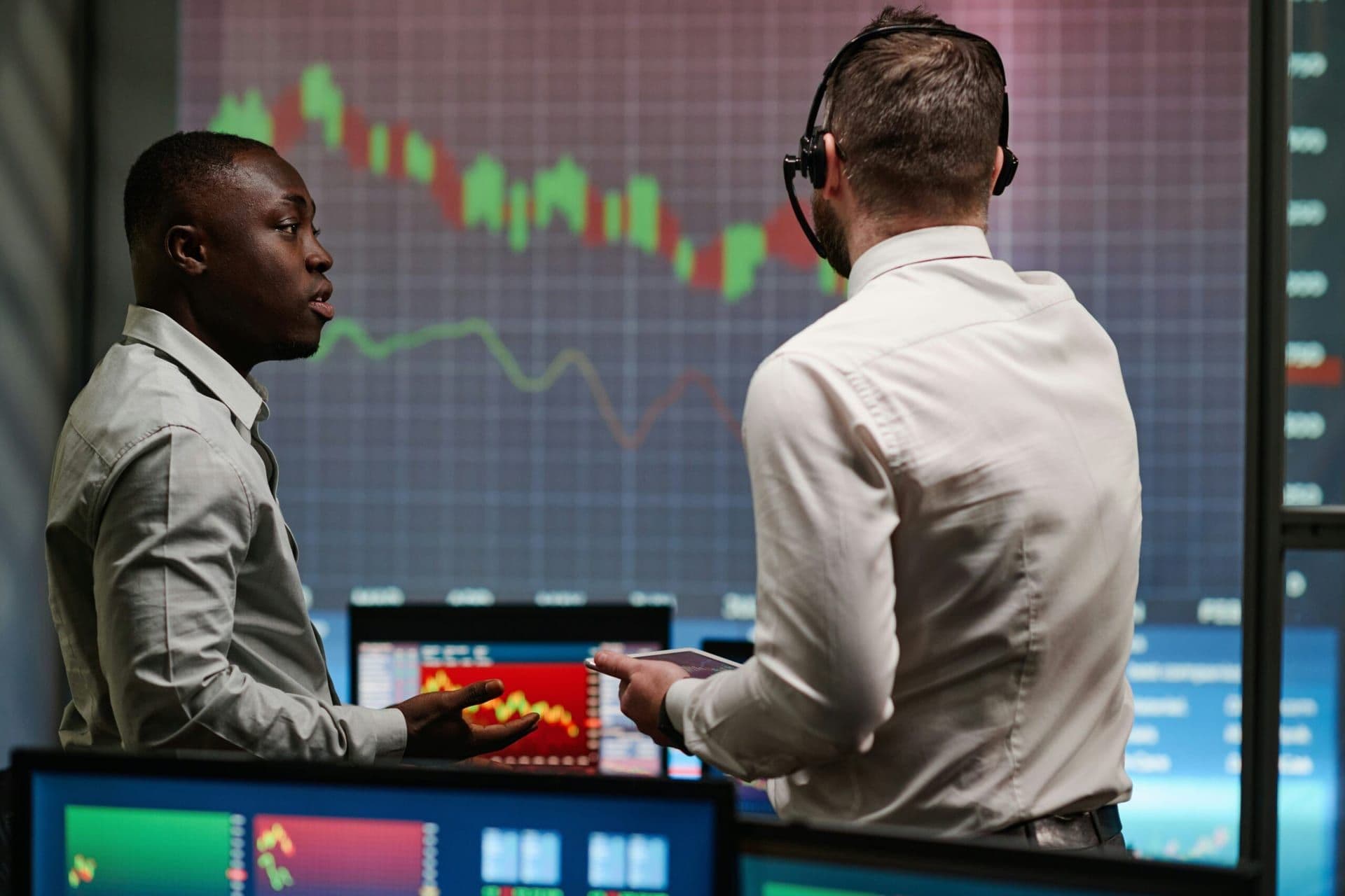 Global Markets Rally as Central Banks Signal Shift in Policy Direction