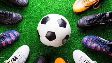 Dick’s Sporting Goods to Acquire Foot Locker for $2.4 Billion