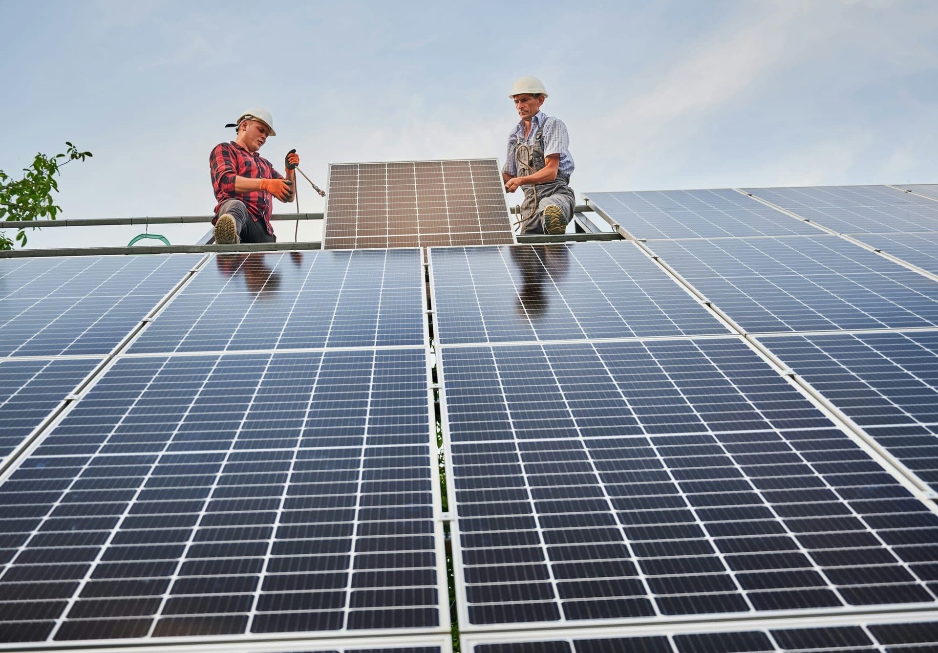 GOP Senators Introduce Bill to Reverse Biden’s Clean Energy Standards, Citing Economic Harm
