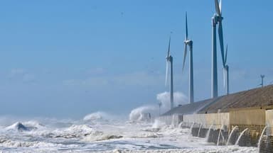 Federal Freeze on Offshore Wind Projects Stalls Renewable Energy Momentum on East Coast