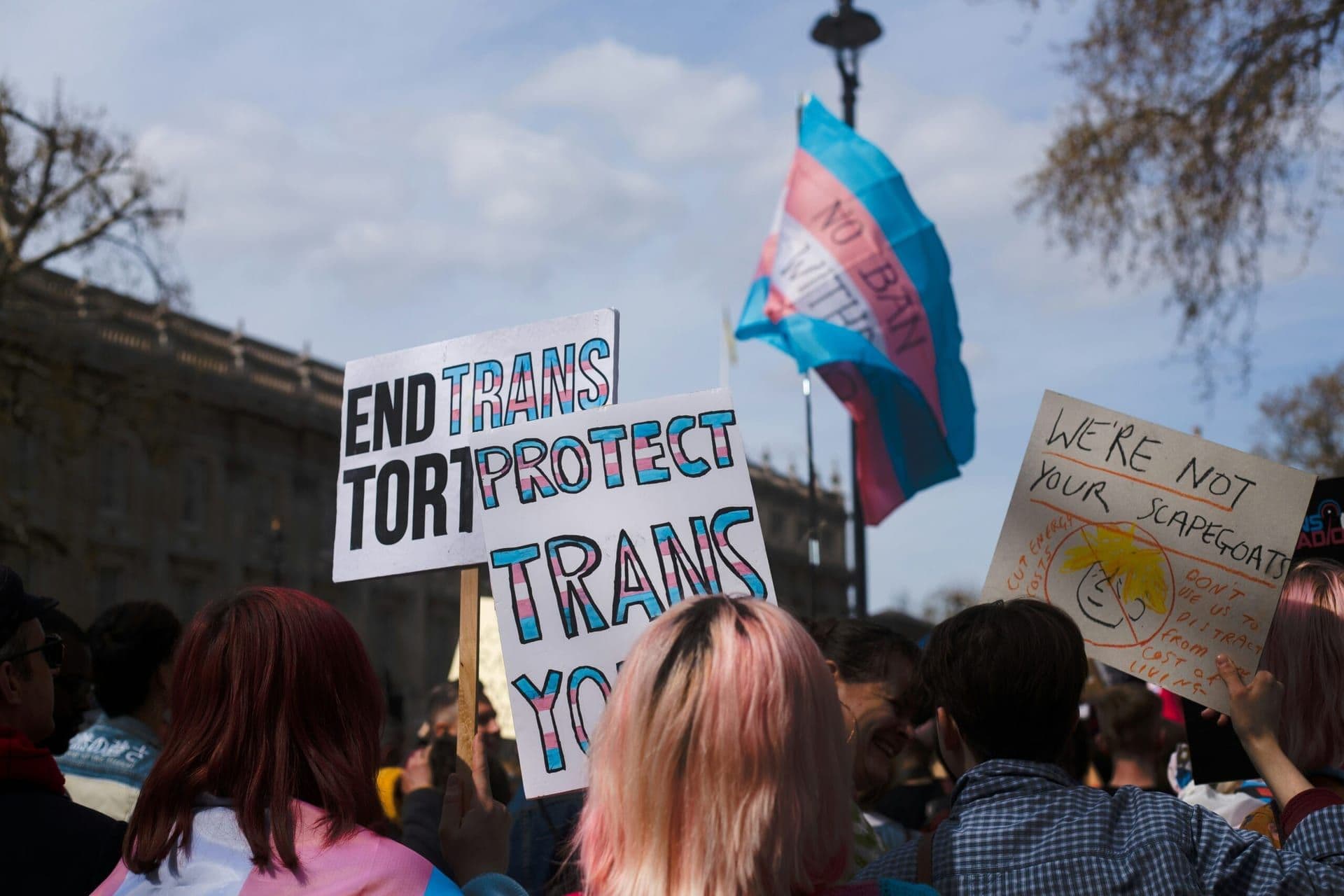 GOP Governors Propose National Ban on Transgender Treatments for Minors, Advocating for Child Protection