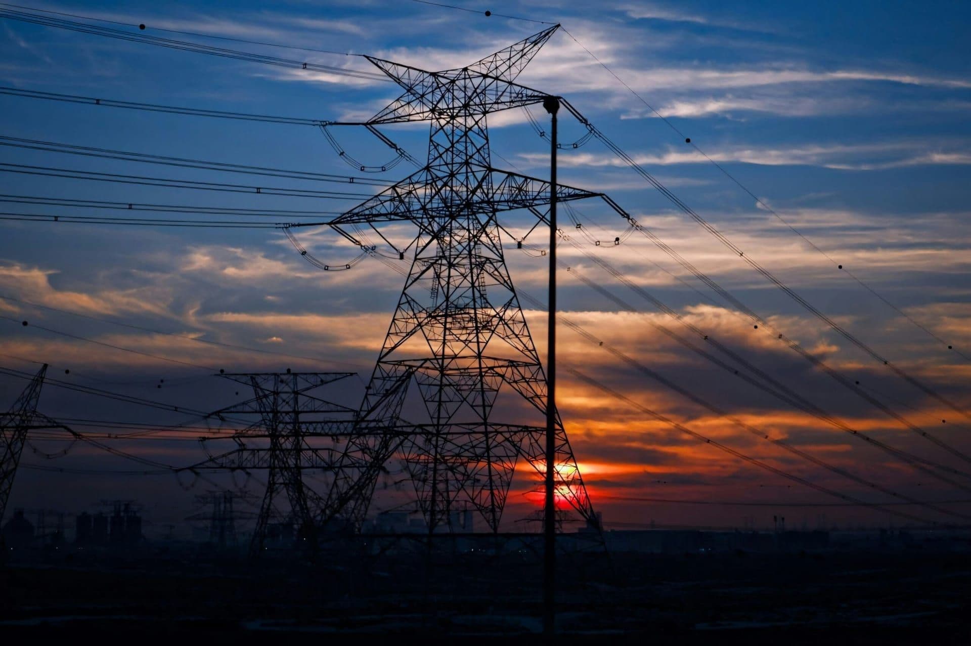Eurozone Faces Economic Squeeze as Inflation Soars and Energy Tensions Rise