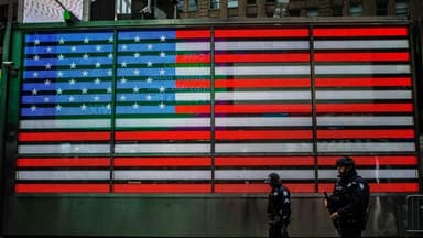 U.S. Economy Exceeds Expectations, but Mixed Signals Keep Investors Vigilant