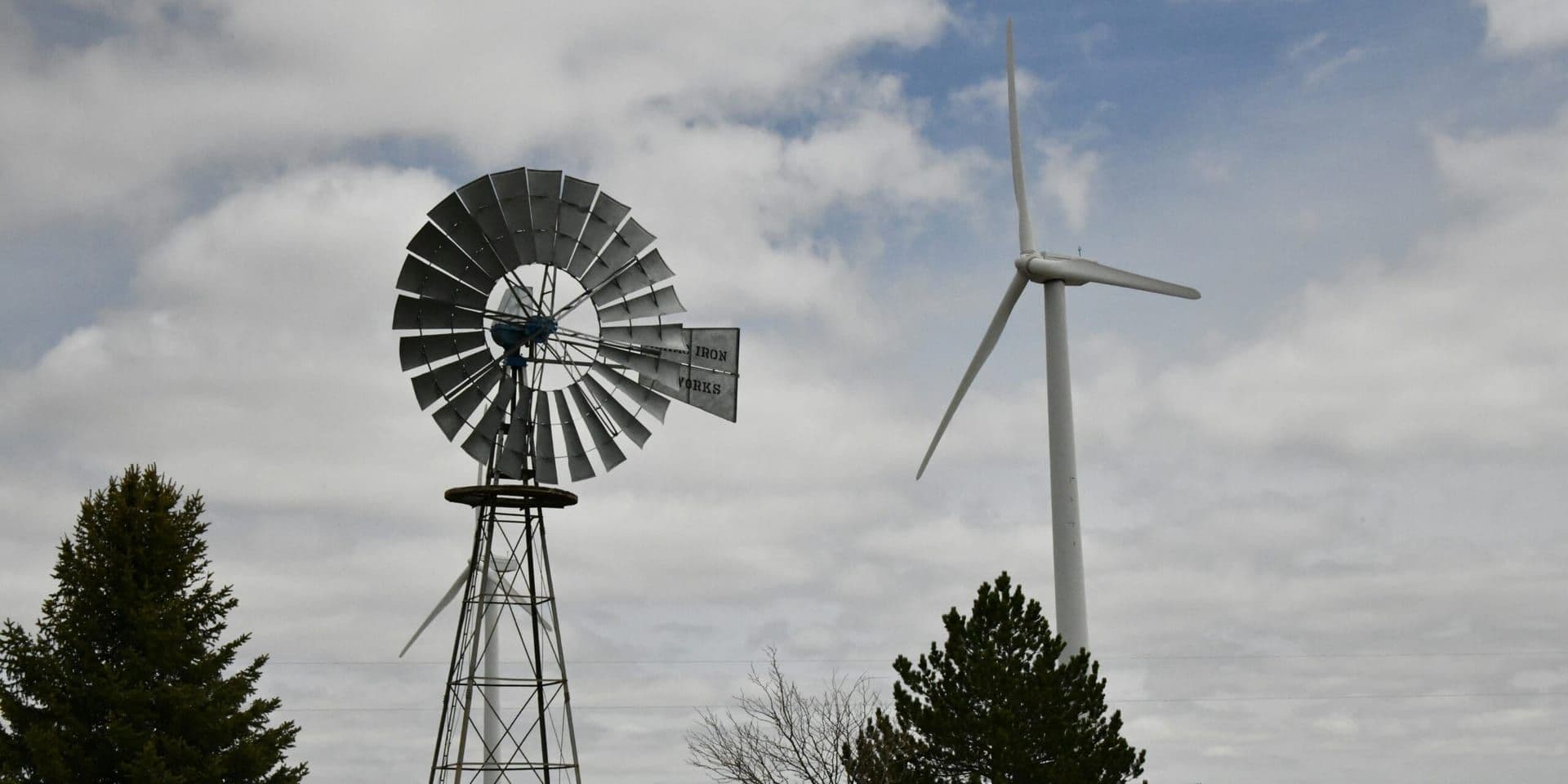 Illinois Confronts Renewable Energy Setbacks Amid Federal Policy Shifts