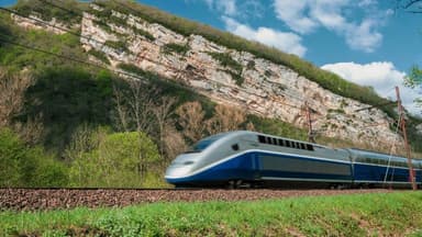 Arrow’s Hydrogen Train Sparks Excitement in Clean-Energy Transit Sector