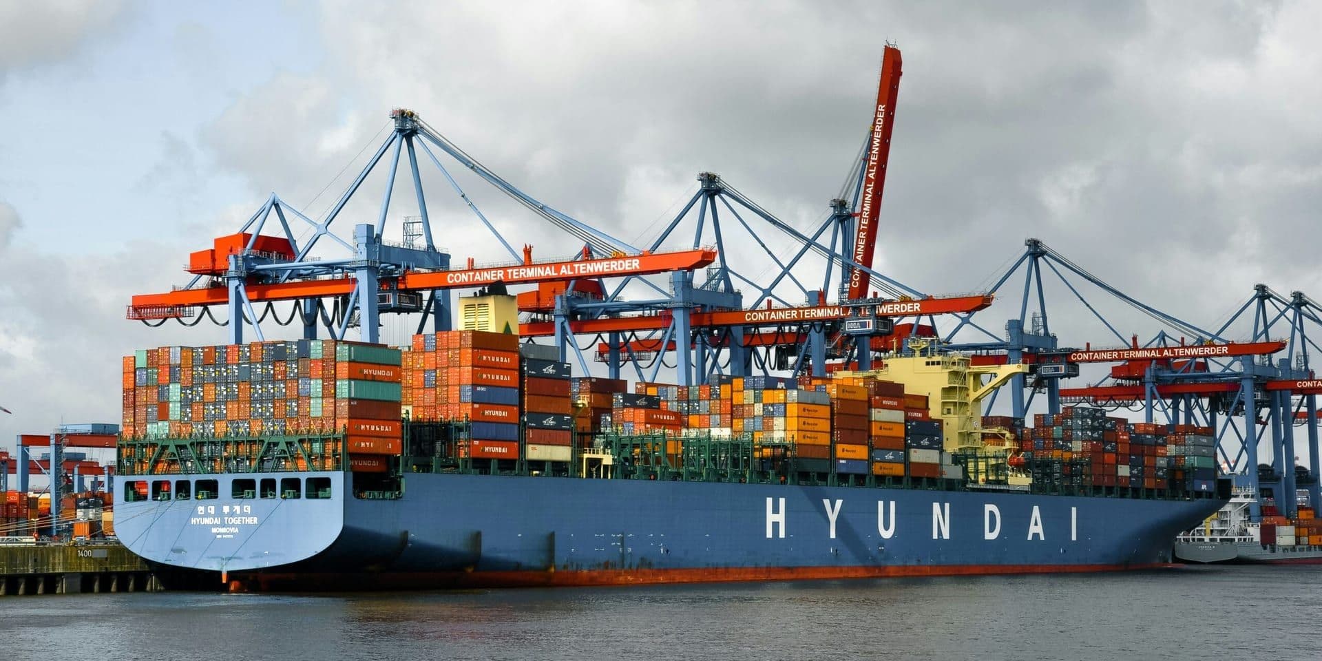 U.S. Intensifies Trade Pressure as Tariff Deadline Nears