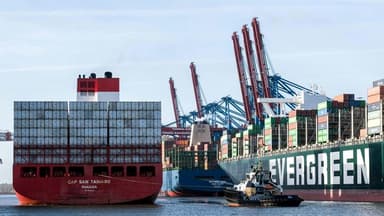 Trump Announces Preliminary Trade Deal with China Amidst Tariff Tensions